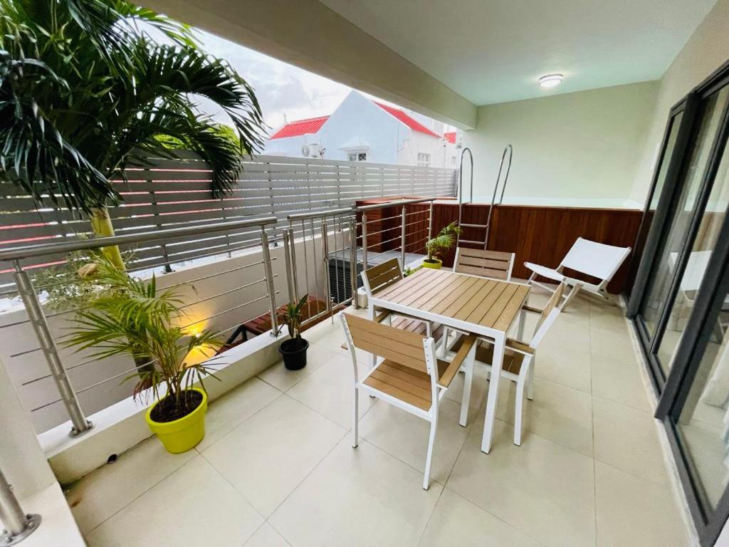 Beachcove Apartment 2 Pereybere Beach Εξωτερικό φωτογραφία