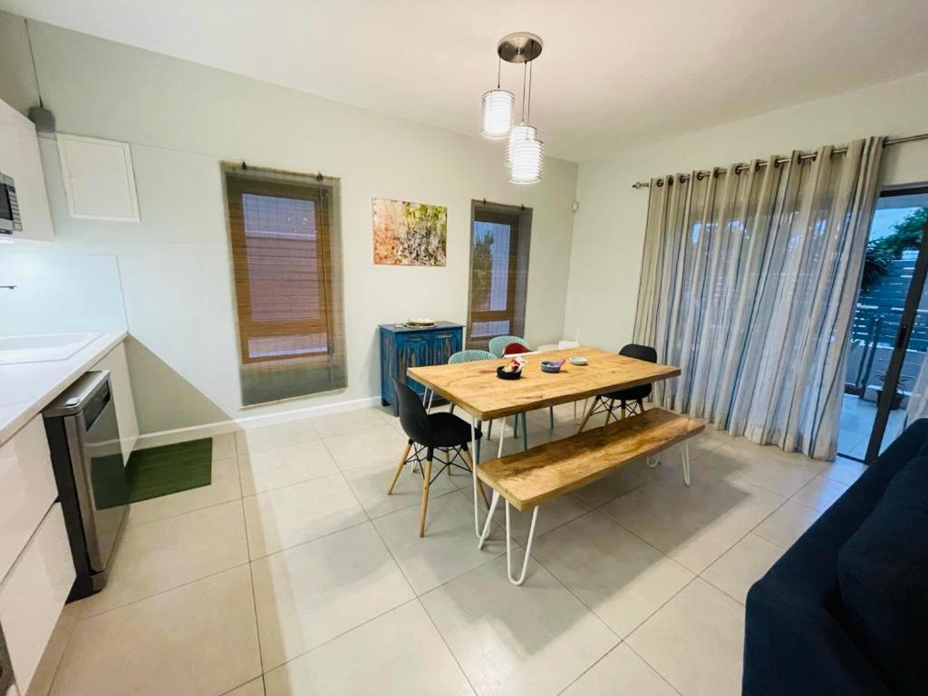 Beachcove Apartment 2 Pereybere Beach Εξωτερικό φωτογραφία